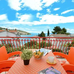 House Juretic - 50 M From The , Trogir Kroatien